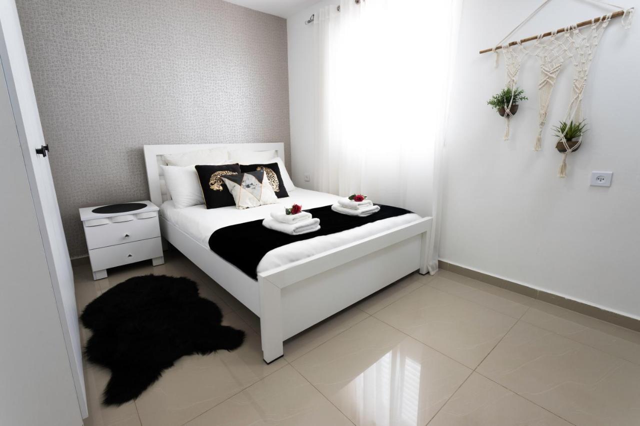 Yalarent Seaview 3Br Apt - Families Only Appartamento Eilat Esterno foto